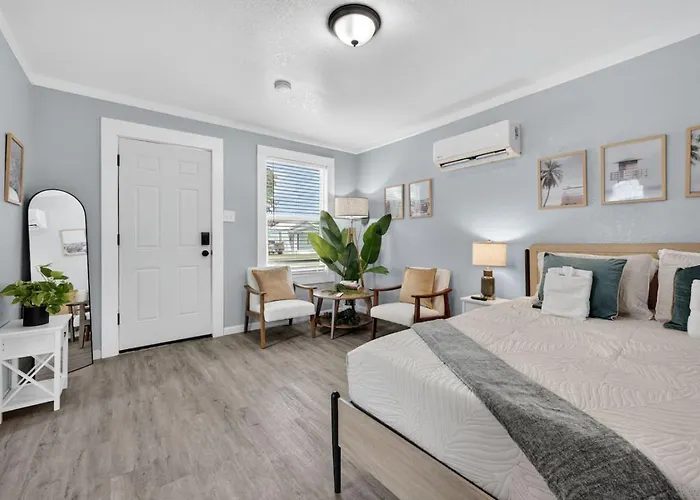 Unit 14b Sunny Near And Downtown Holiday home Pensacola