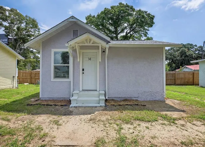 Unit 14b Sunny Near And Downtown Holiday home