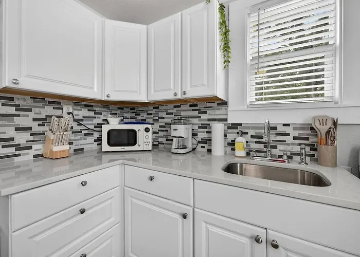 Unit 14b Sunny Near And Downtown Holiday home Pensacola