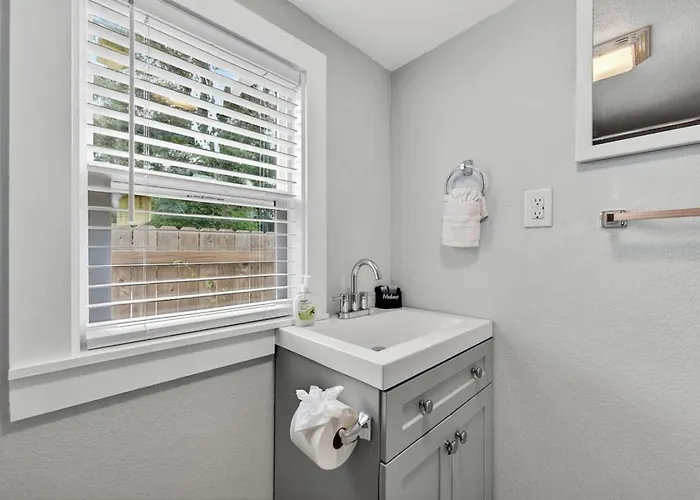 Unit 14b Sunny Near And Downtown Holiday home Pensacola